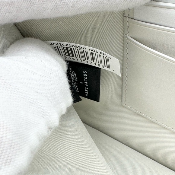 Marc Jacobs New With Tag Limited Edition Betty Boop Wristlet Wallet - Picture 9 of 11